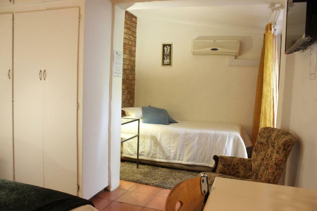 Francor Guesthouse Pretoria Exterior photo